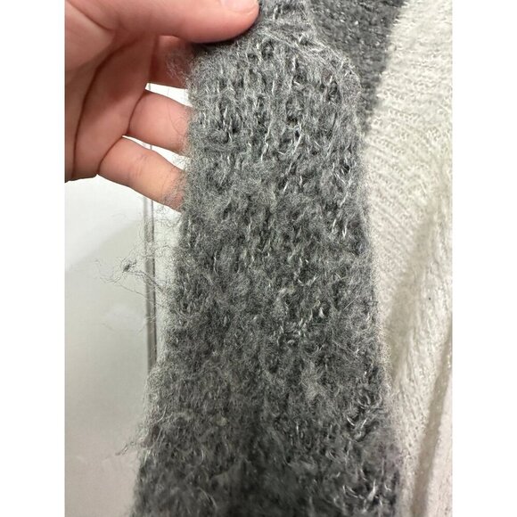 AERIE one size, gray, duo tone, scarf - Picture 11 of 11